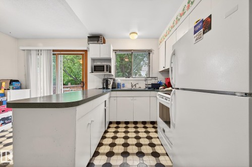 8814 162 Street, Edmonton, AB 