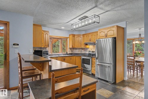 1 Fieldstone Drive, Spruce Grove, AB 