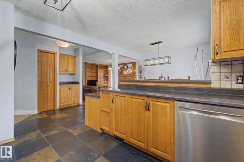 1 Fieldstone Drive, Spruce Grove, AB 