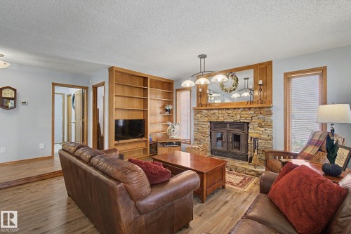 1 Fieldstone Drive, Spruce Grove, AB 