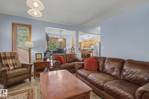1 Fieldstone Drive, Spruce Grove, AB 
