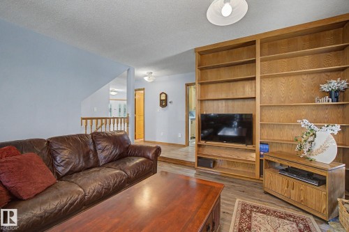 1 Fieldstone Drive, Spruce Grove, AB 