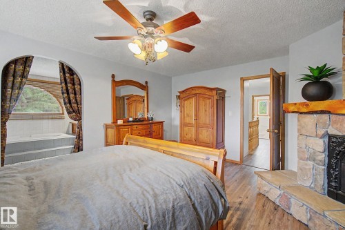 1 Fieldstone Drive, Spruce Grove, AB 