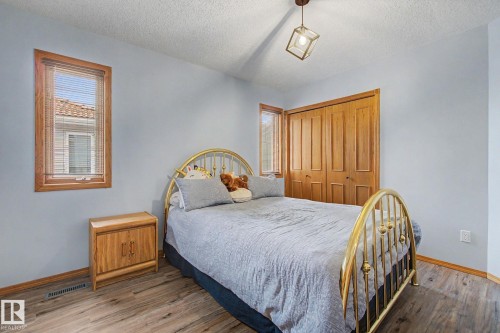 1 Fieldstone Drive, Spruce Grove, AB 