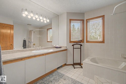 1 Fieldstone Drive, Spruce Grove, AB 