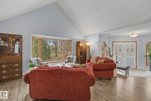 1 Fieldstone Drive, Spruce Grove, AB 