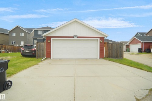 Garage - 292 Simmonds Way, Leduc, AB 