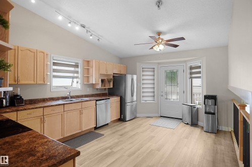 15536 70 Street, Edmonton, AB 