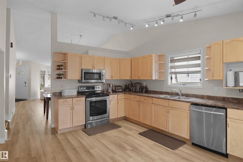 15536 70 Street, Edmonton, AB 
