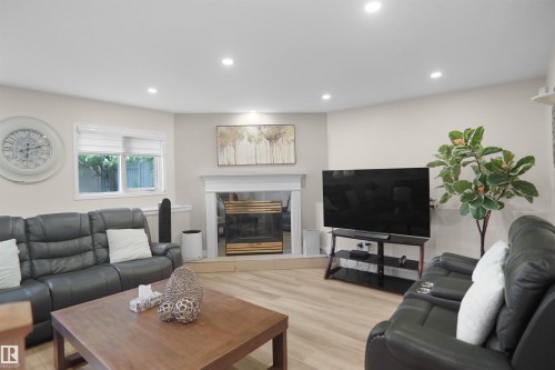 15536 70 Street, Edmonton, AB 