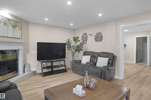 15536 70 Street, Edmonton, AB 