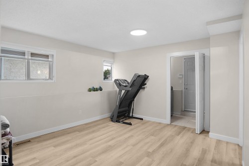 15536 70 Street, Edmonton, AB 