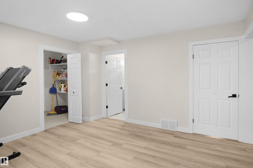15536 70 Street, Edmonton, AB 