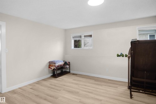 15536 70 Street, Edmonton, AB 