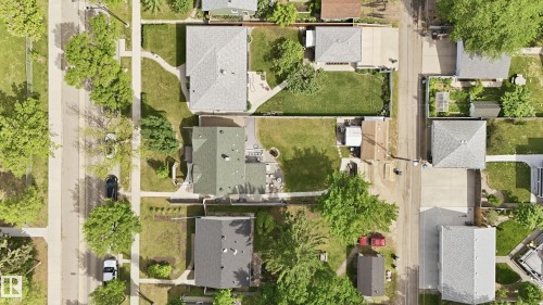Large 50 x 137 ft Lot. Huge backyard, landscaped front and back. - 10935 127 Street Nw, Edmonton, AB - Outdoor With View