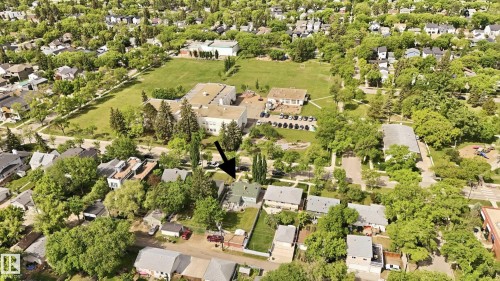 Prime location in Central Westmount. Across from excellent Elementary School, Westglen. Playground and outdoor rink. Close to plenty of amenities, Westmount Mall, 124 St with coffee shops, many restaurants and countless community events and 124 St Market. - 10935 127 Street Nw, Edmonton, AB - Outdoor With View