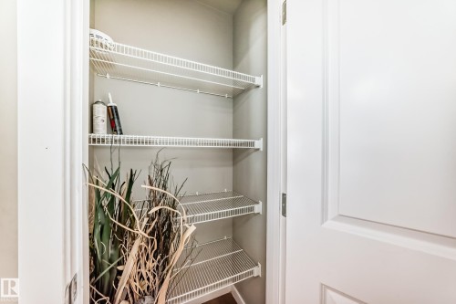 893 Ebbers Crescent, Edmonton, AB 