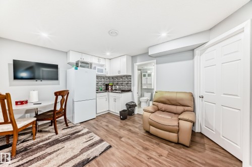 893 Ebbers Crescent, Edmonton, AB 