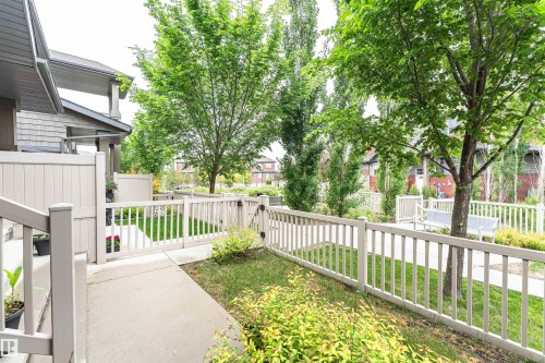 Yard - 31 4029 Orchards Drive, Edmonton, AB 