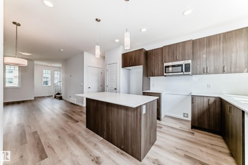 6407 63 Street  Beaumont, AB T4X 3E2
