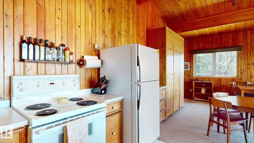 98 Argentia Beach, Rural Wetaskiwin County, AB - Indoor Photo Showing Kitchen