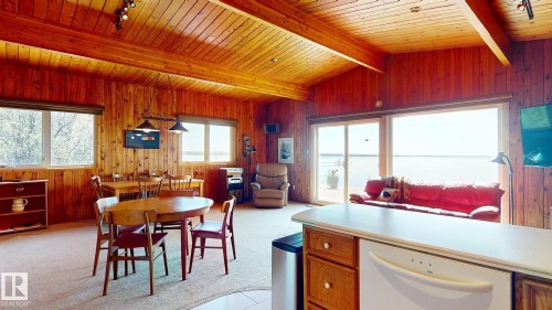 98 Argentia Beach, Rural Wetaskiwin County, AB - Indoor