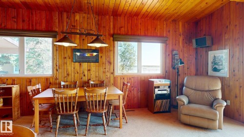 98 Argentia Beach, Rural Wetaskiwin County, AB - Indoor Photo Showing Dining Room