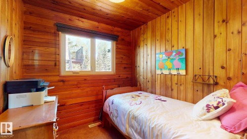 98 Argentia Beach, Rural Wetaskiwin County, AB - Indoor Photo Showing Bedroom