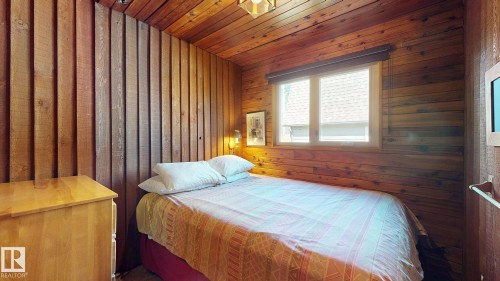 98 Argentia Beach, Rural Wetaskiwin County, AB - Indoor Photo Showing Bedroom