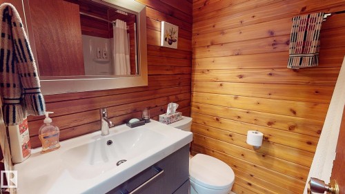 98 Argentia Beach, Rural Wetaskiwin County, AB - Indoor Photo Showing Bathroom
