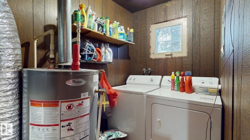 98 Argentia Beach, Rural Wetaskiwin County, AB - Indoor Photo Showing Laundry Room