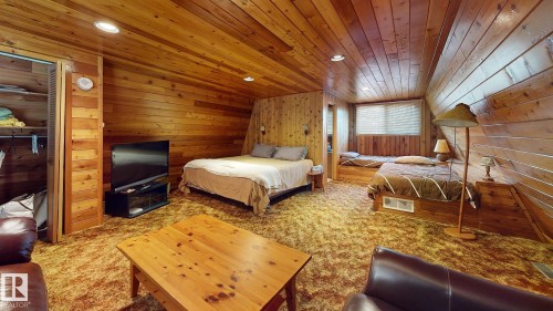 98 Argentia Beach, Rural Wetaskiwin County, AB - Indoor Photo Showing Bedroom