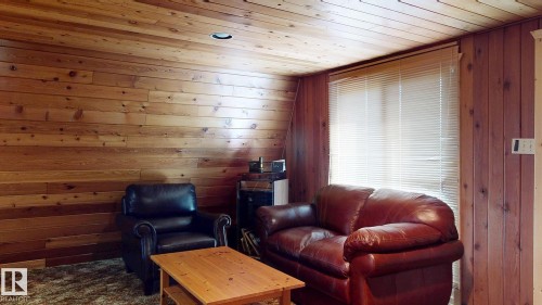 98 Argentia Beach, Rural Wetaskiwin County, AB - Indoor