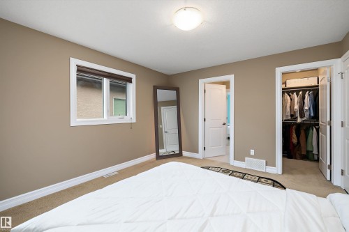 1511 Cunningham Cape, Edmonton, AB 