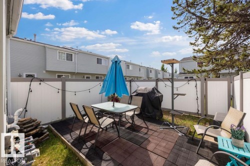 243 Dickinsfield Crest, Edmonton, AB 