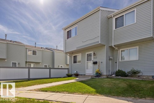 243 Dickinsfield Crest, Edmonton, AB 