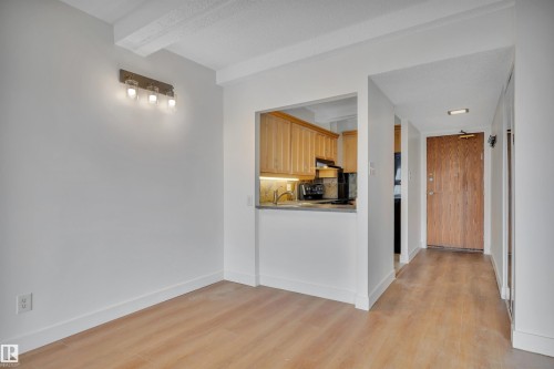 1907 9918 101 Street, Edmonton, AB - Indoor Photo Showing Kitchen