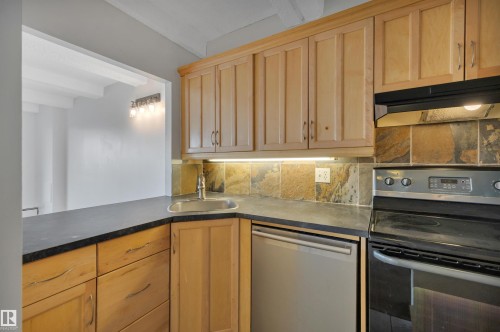 1907 9918 101 Street, Edmonton, AB - Indoor Photo Showing Kitchen