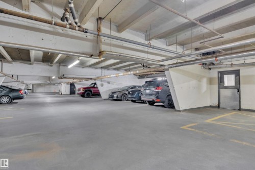 1907 9918 101 Street, Edmonton, AB - Indoor Photo Showing Garage