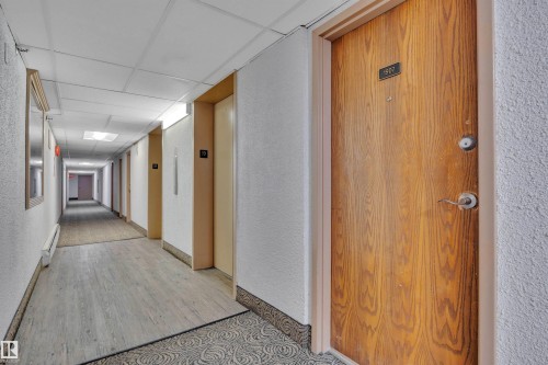 1907 9918 101 Street, Edmonton, AB - Indoor Photo Showing Other Room