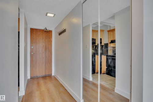 1907 9918 101 Street, Edmonton, AB - Indoor Photo Showing Other Room