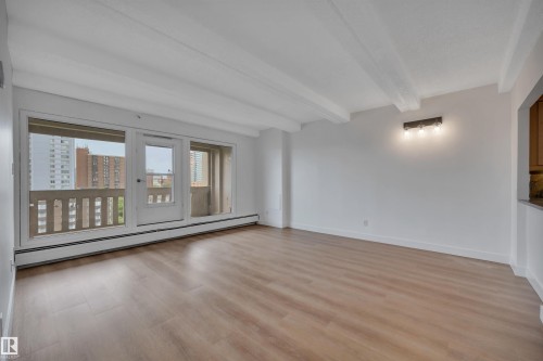 1907 9918 101 Street, Edmonton, AB - Indoor Photo Showing Living Room