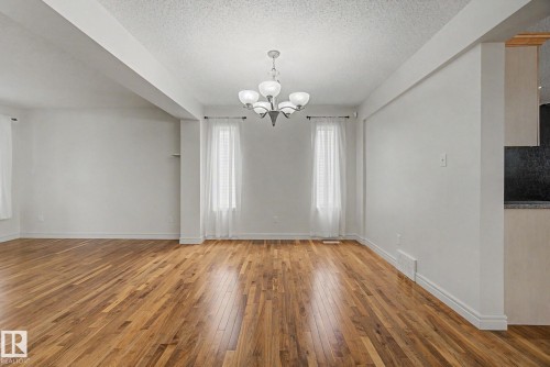 7365 Singer Way, Edmonton, AB 