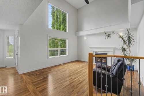 7365 Singer Way, Edmonton, AB 
