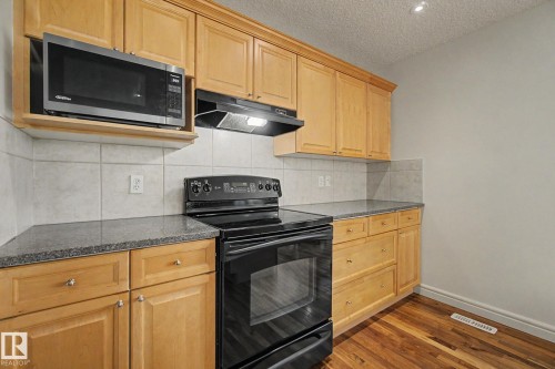 7365 Singer Way, Edmonton, AB 