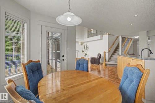 7365 Singer Way, Edmonton, AB 