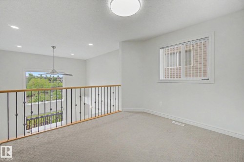 7365 Singer Way, Edmonton, AB 