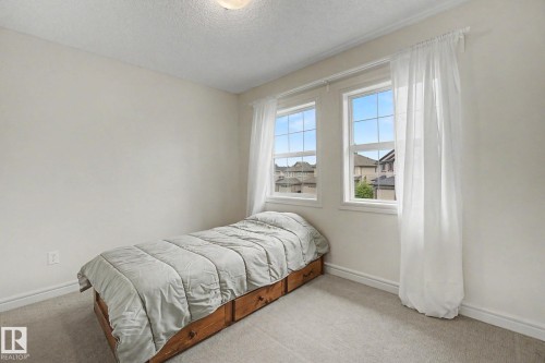 7365 Singer Way, Edmonton, AB 