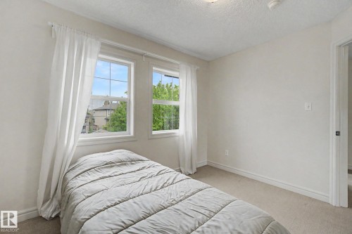 7365 Singer Way, Edmonton, AB 