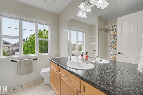 7365 Singer Way, Edmonton, AB 